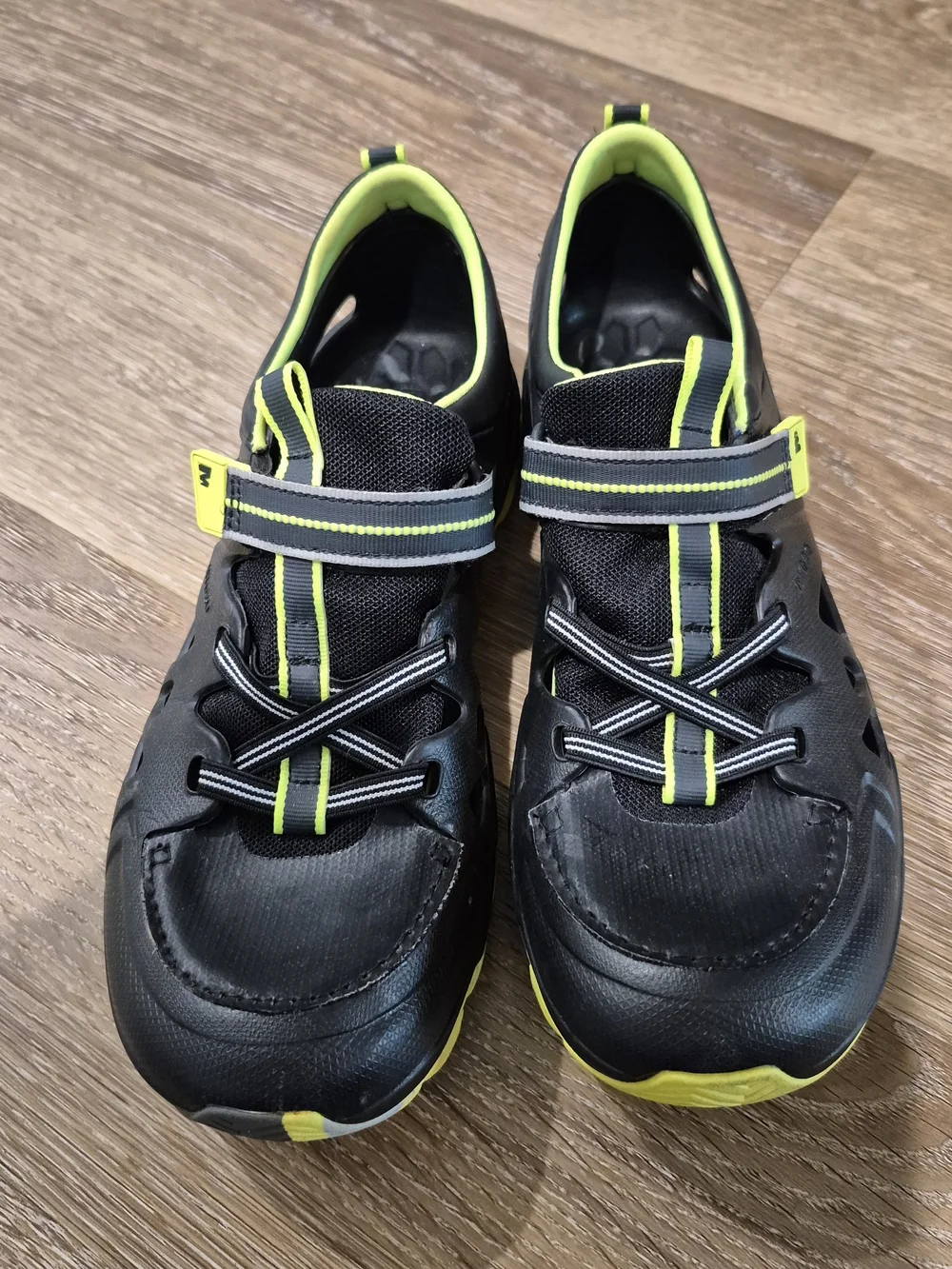 Merrell Kids Black & Neon Yellow Water Shoes